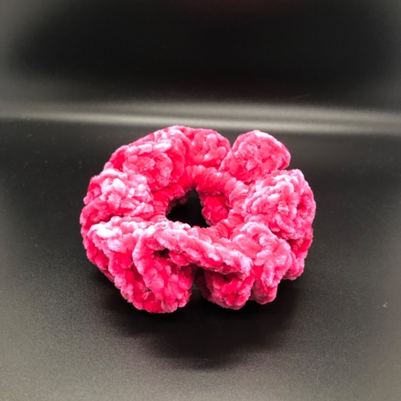 Free Love Hair Scrunchie - Luxe Velour Hair Tie - Picture 5 of 15